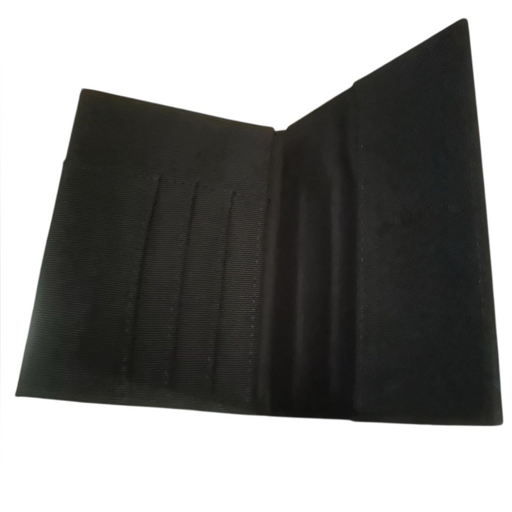 Burberry Passport Holder NWT‎ - Picture 2 of 13